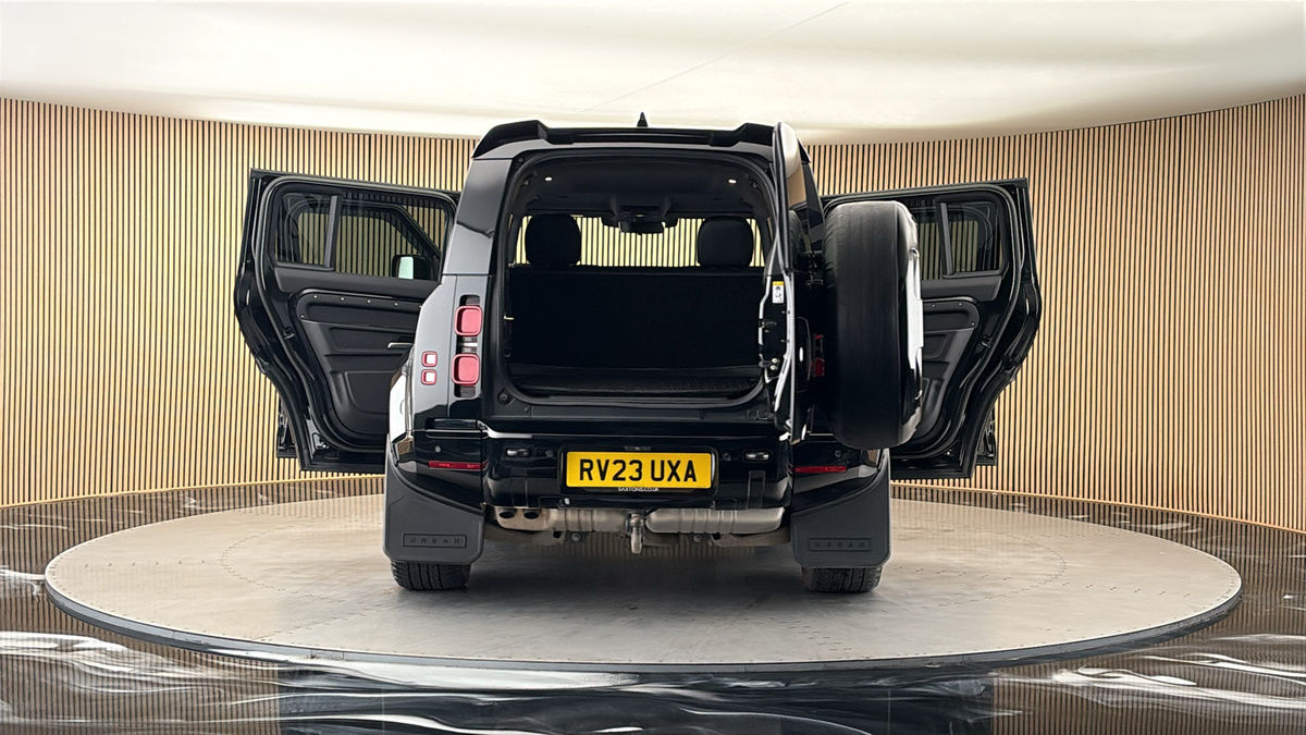 More views of Land Rover Defender 110