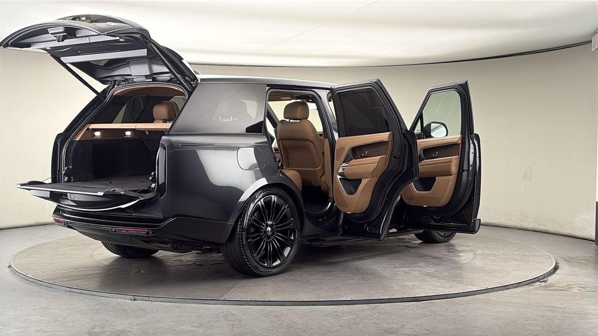 More views of Land Rover Range Rover