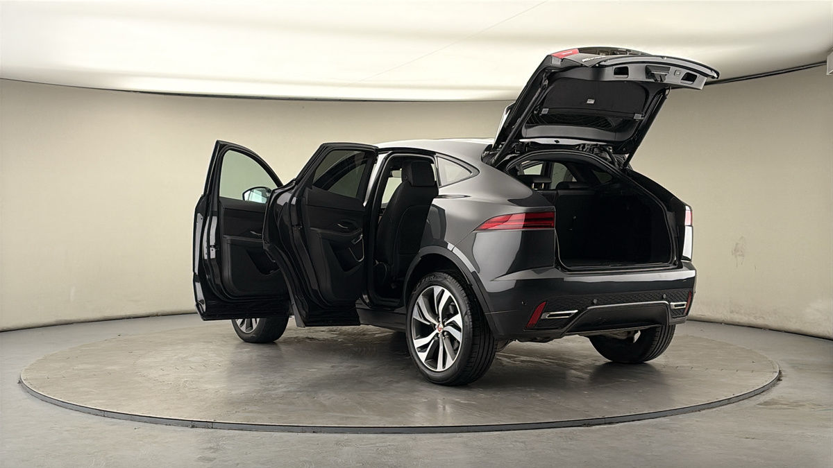 Jaguar E-PACE Image 23