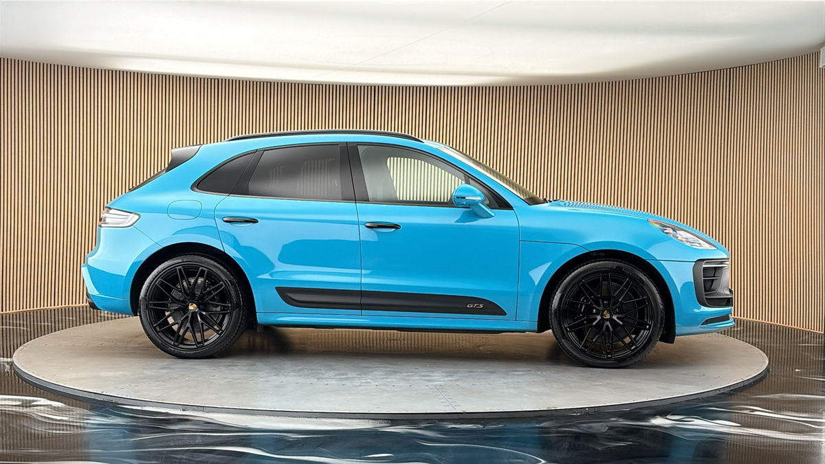 More views of Porsche Macan