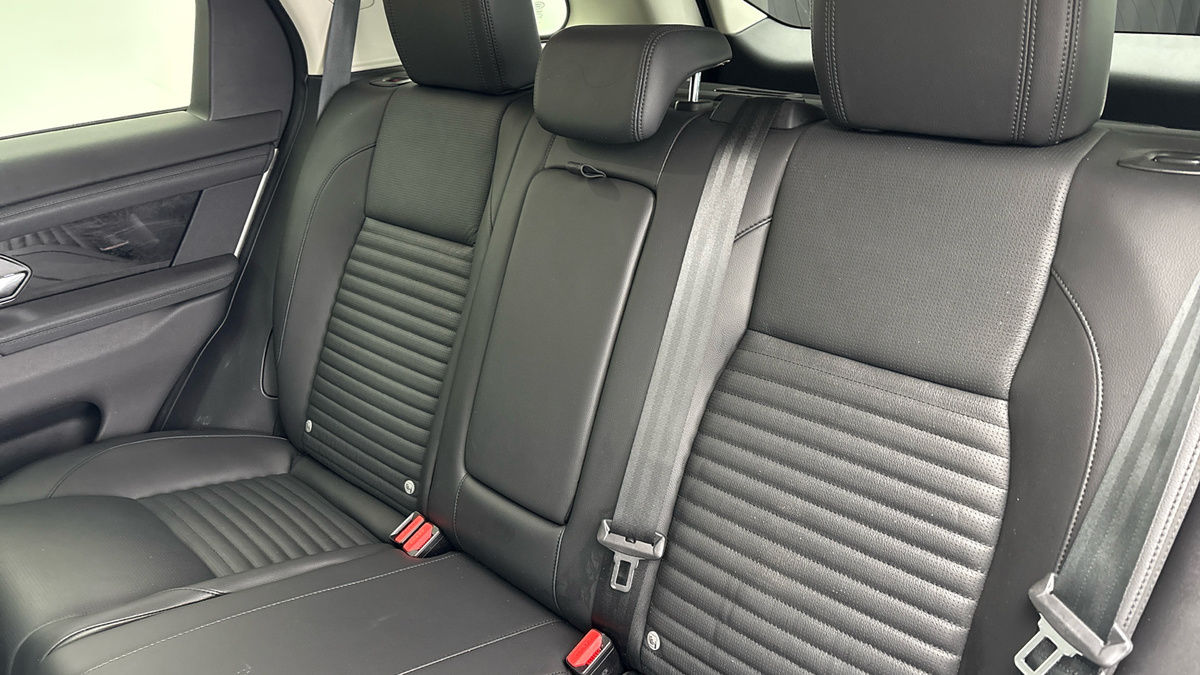 Land Rover Discovery Sport Image 8