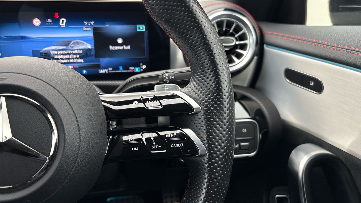 Mercedes-Benz CLA Image 14