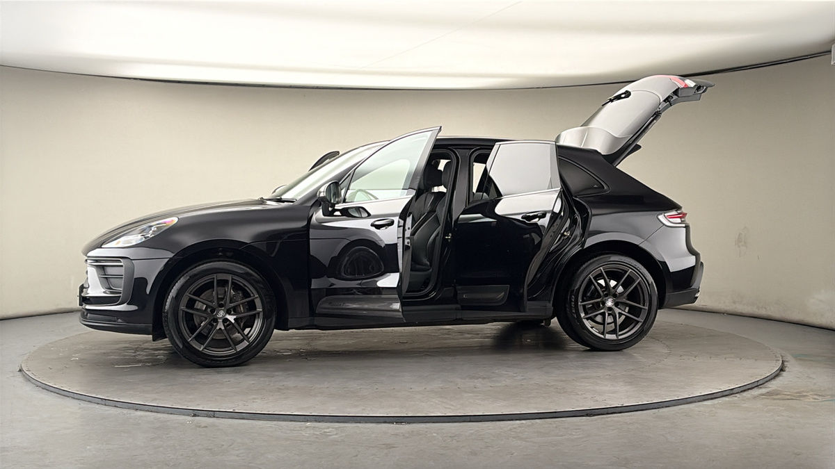 More views of Porsche Macan