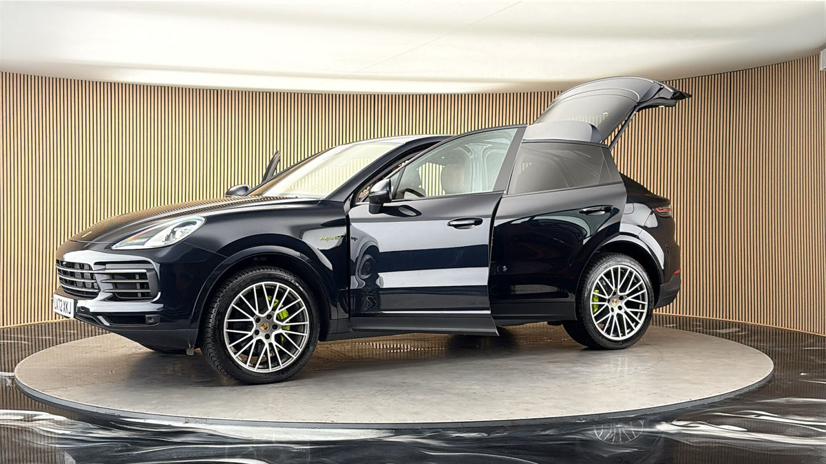More views of Porsche Cayenne