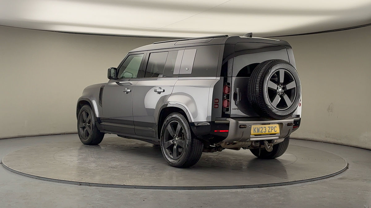 Land Rover Defender 110 Image 2