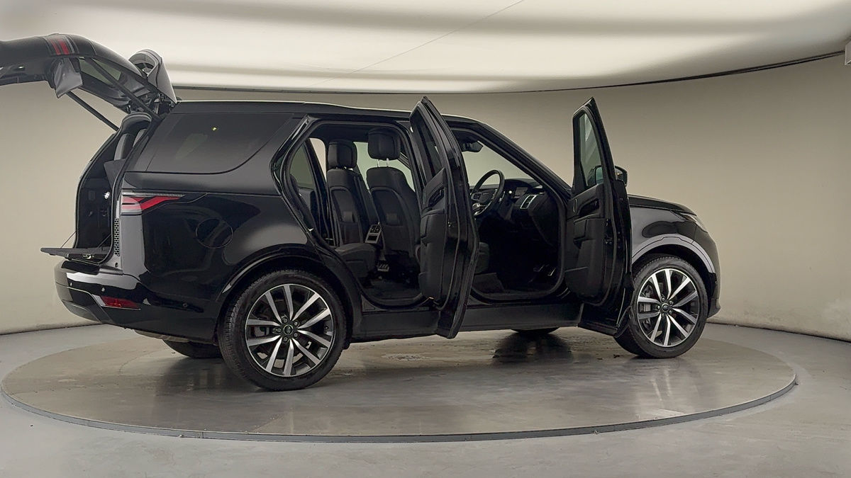 More views of Land Rover Discovery