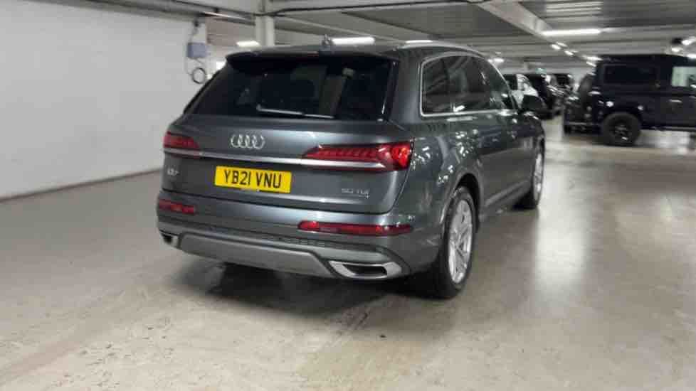 More views of Audi Q7