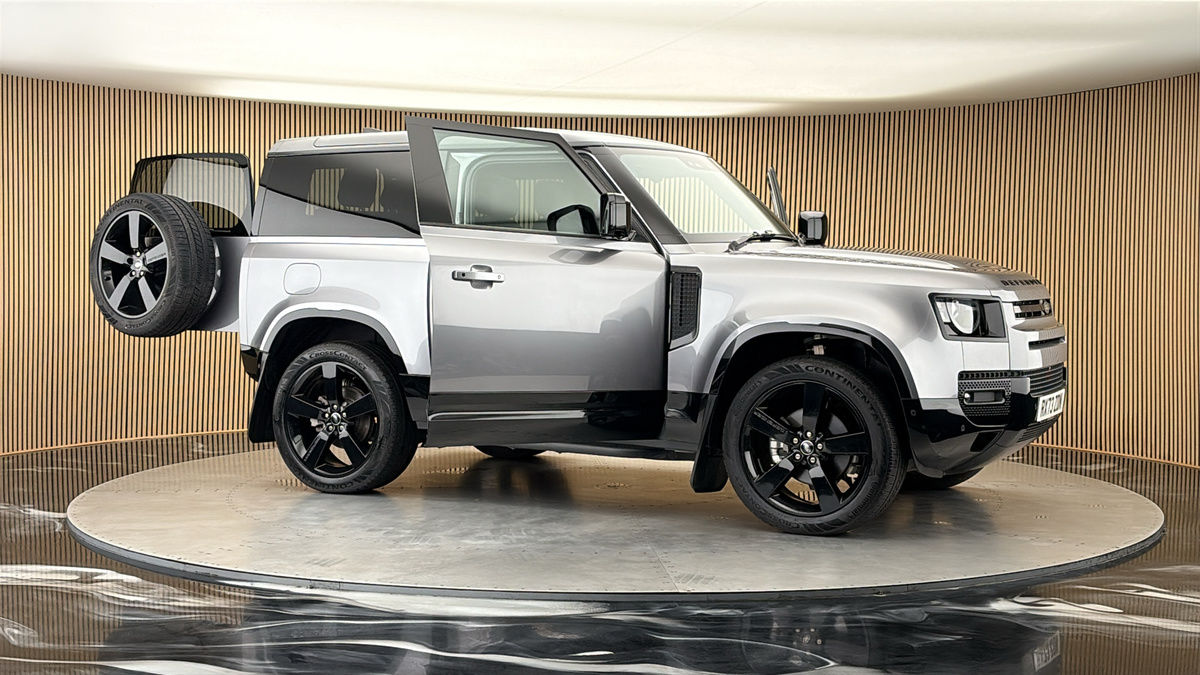 More views of Land Rover Defender 90