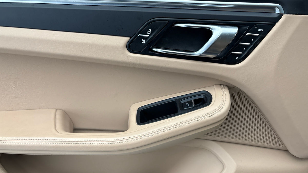 Porsche Macan Image 19