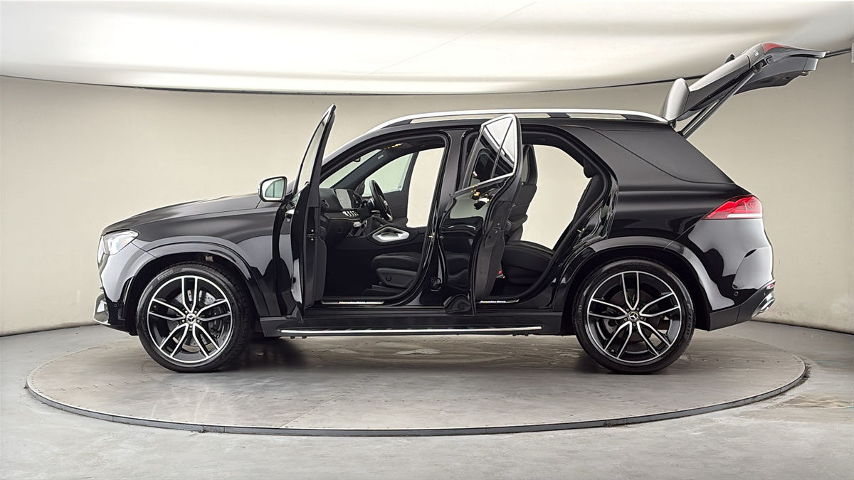 More views of Mercedes-Benz GLE