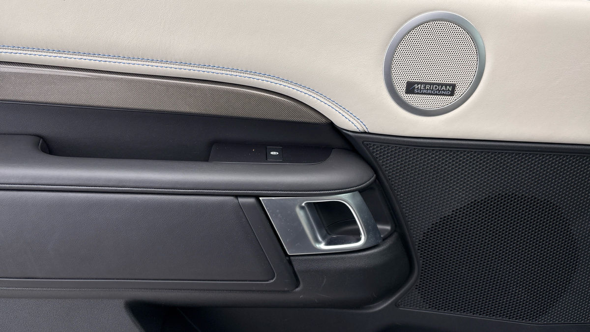 Land Rover Discovery Image 19