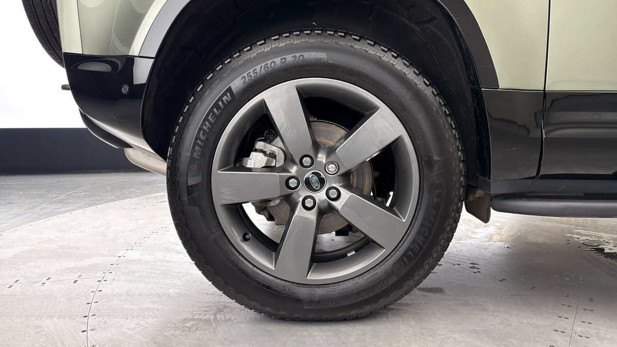 Land Rover Defender 90 Image 10