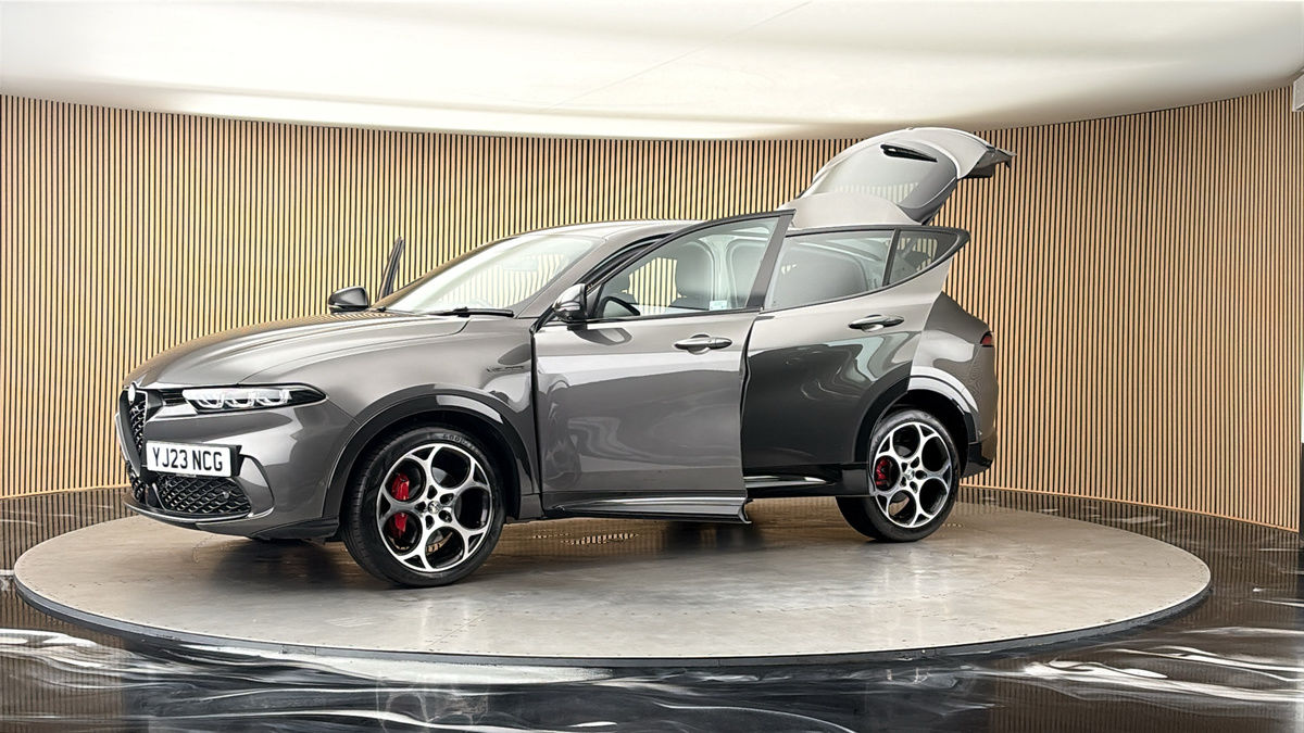 More views of Alfa Romeo Tonale