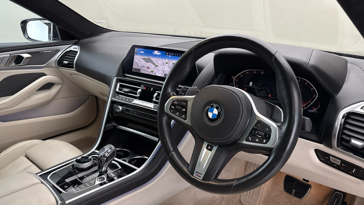 BMW 8 Series Image 5
