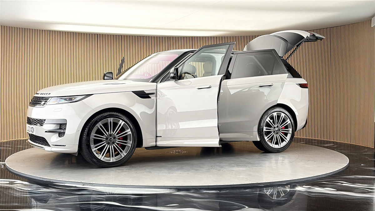 More views of Land Rover Range Rover Sport