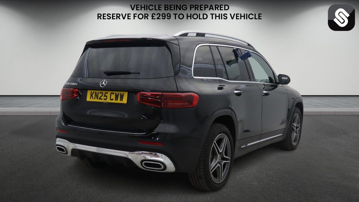 Mercedes-Benz GLB Image 4