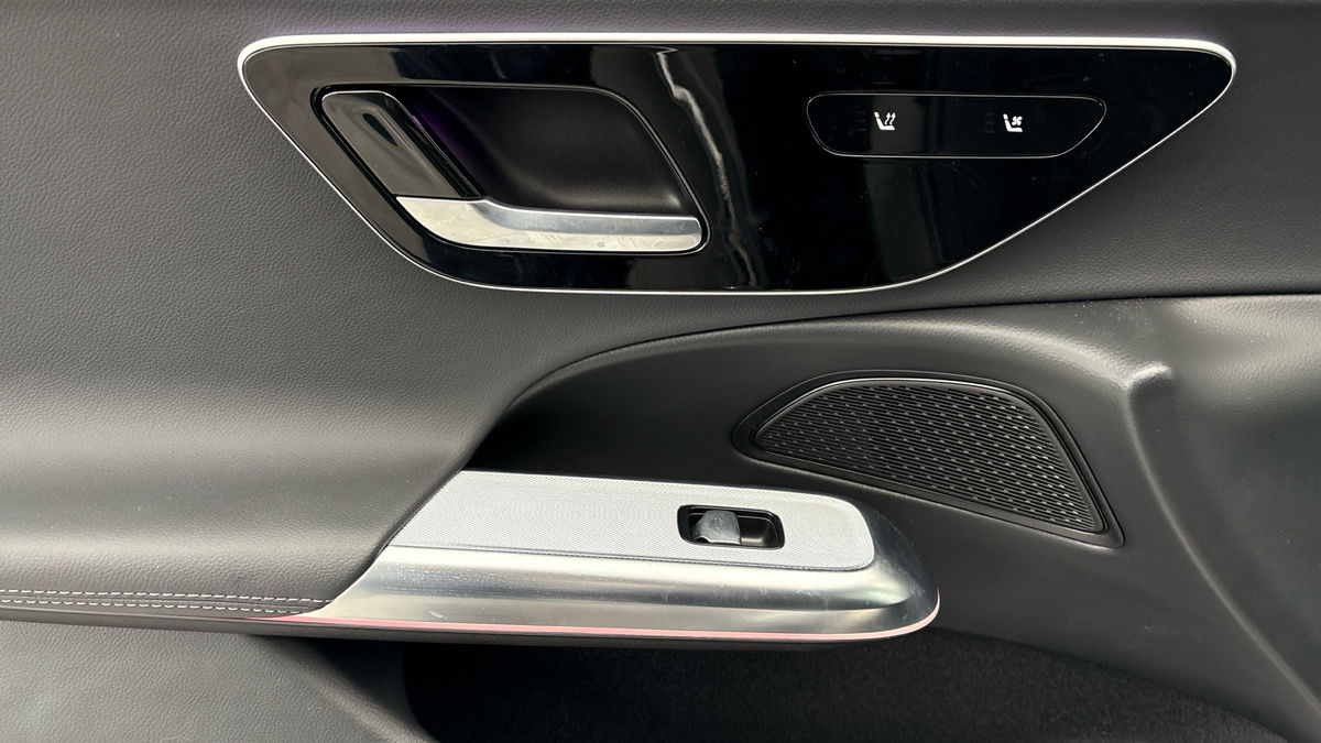 Mercedes-Benz E Class Image 19