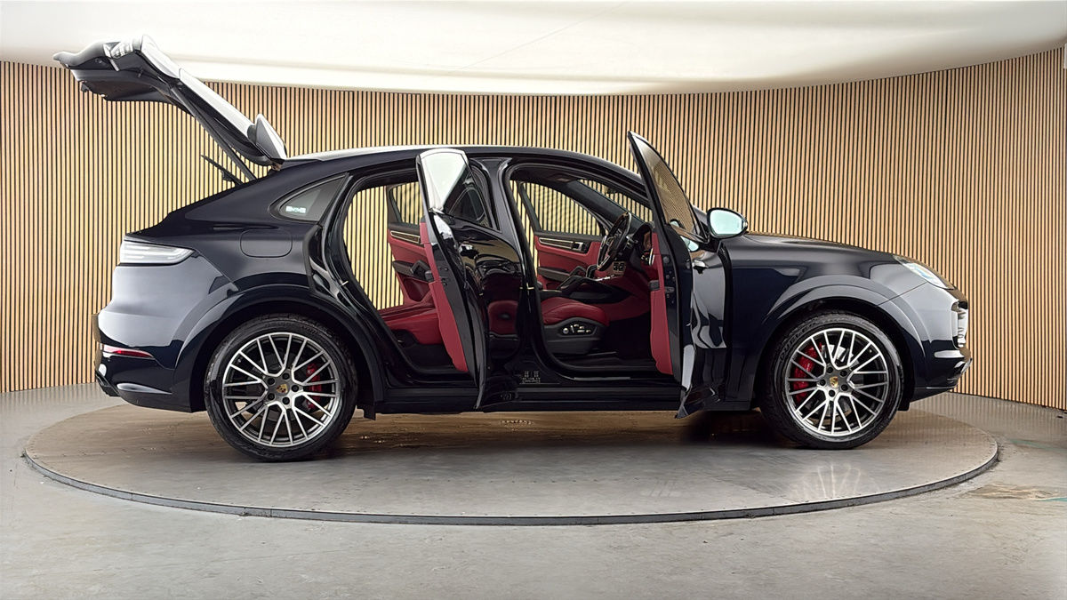More views of Porsche Cayenne