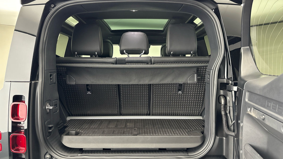 Land Rover Defender 90 Urban Image 11