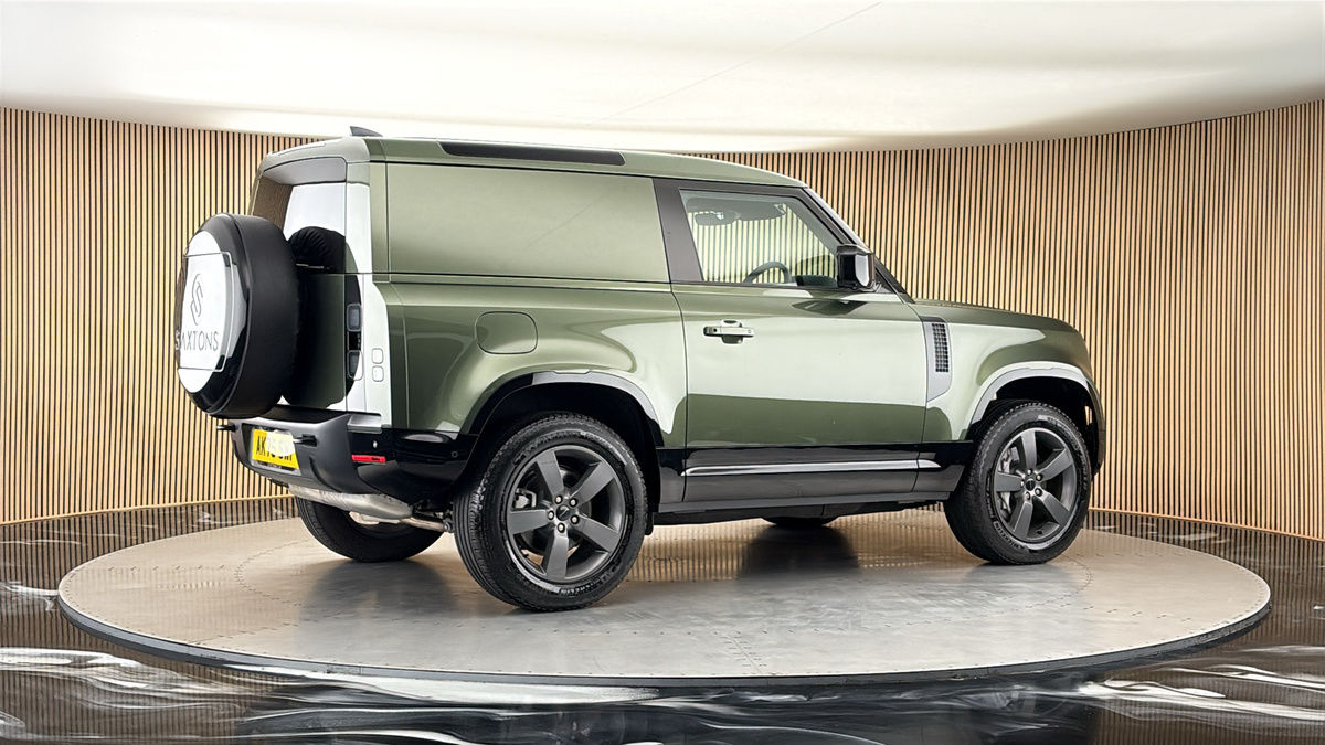 More views of Land Rover Defender 90