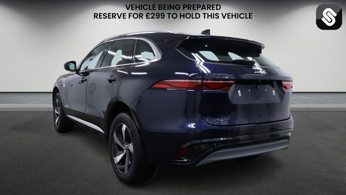 Jaguar F-PACE Image 3