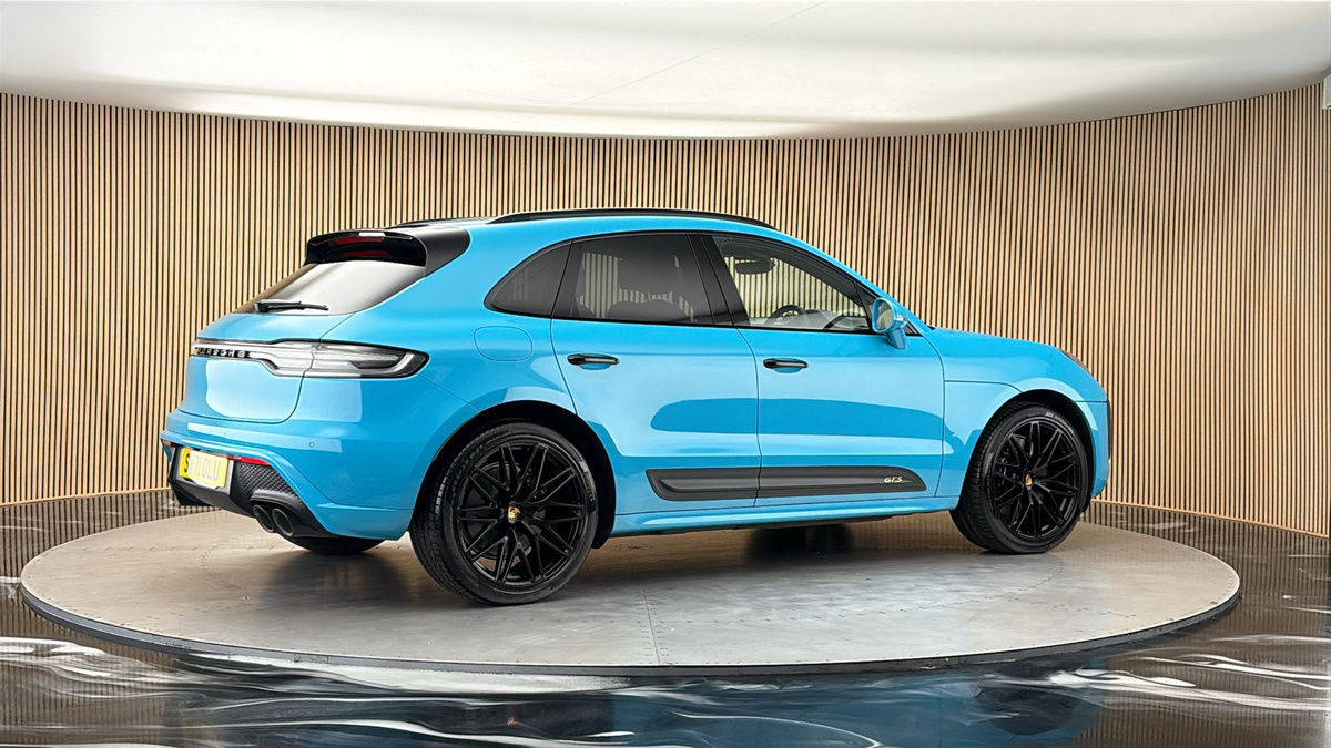 More views of Porsche Macan