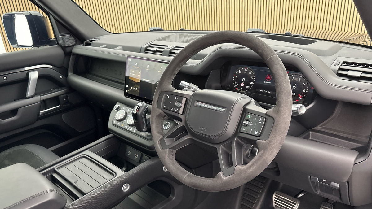 Land Rover Defender 90 Image 5