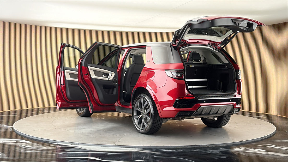 Land Rover Discovery Sport Image 23