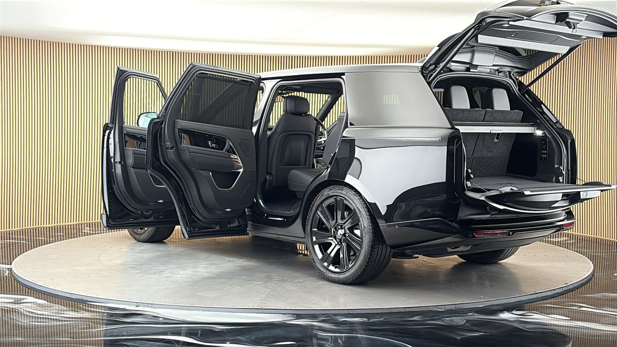 More views of Land Rover Range Rover