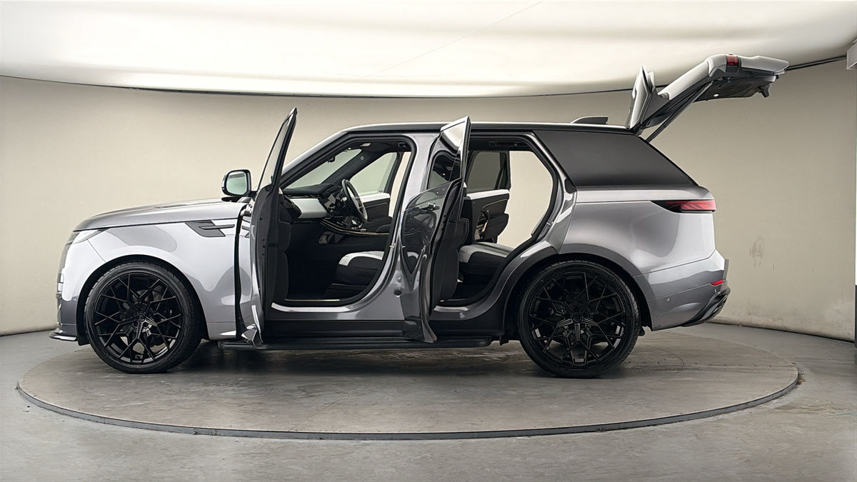 More views of Land Rover Range Rover Sport