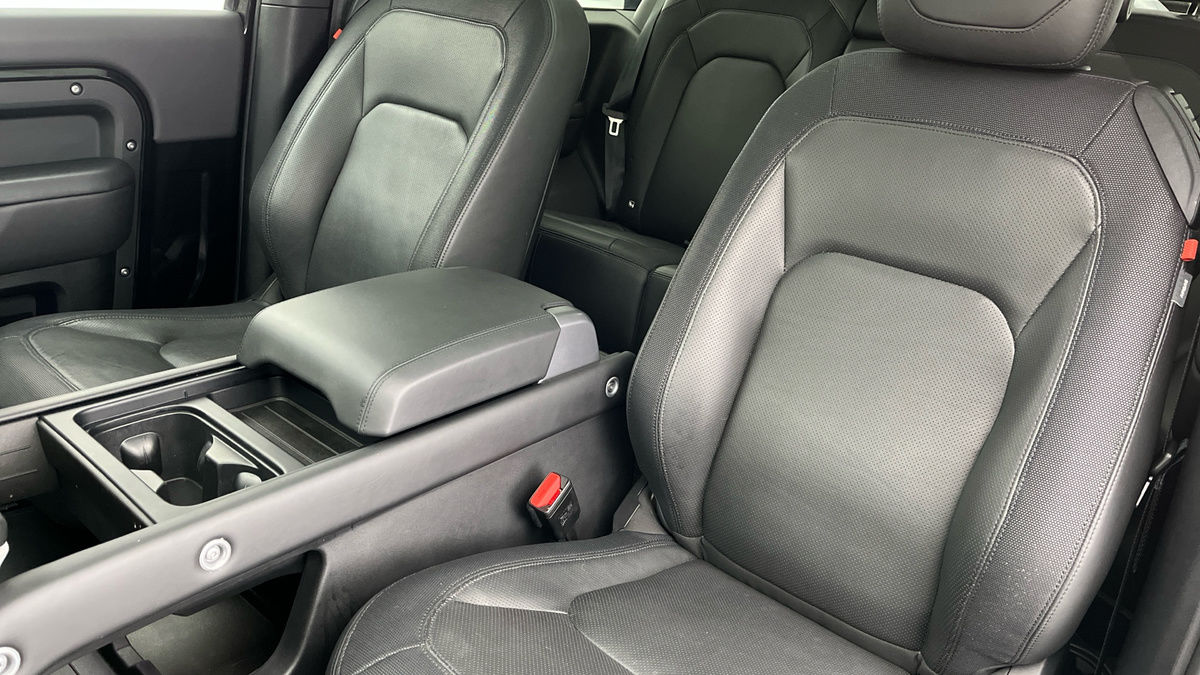 Land Rover Defender 90 Urban Image 7