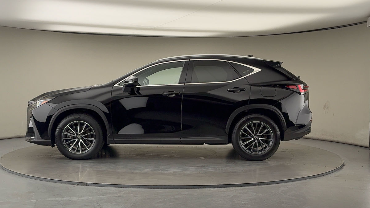 Lexus NX Image 15