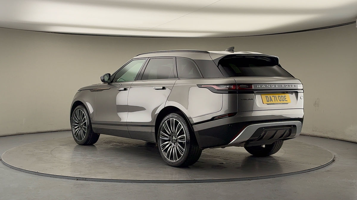 Land Rover Range Rover Velar Image 2