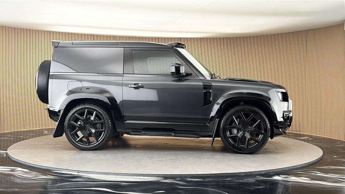 More views of Land Rover Defender 90