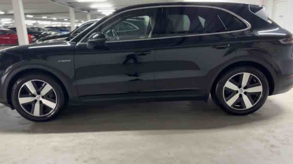 More views of Porsche Cayenne