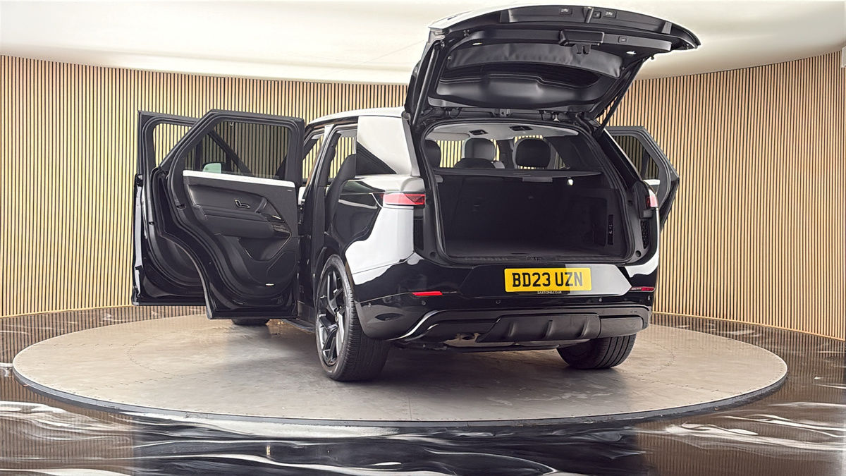 More views of Land Rover Range Rover Sport