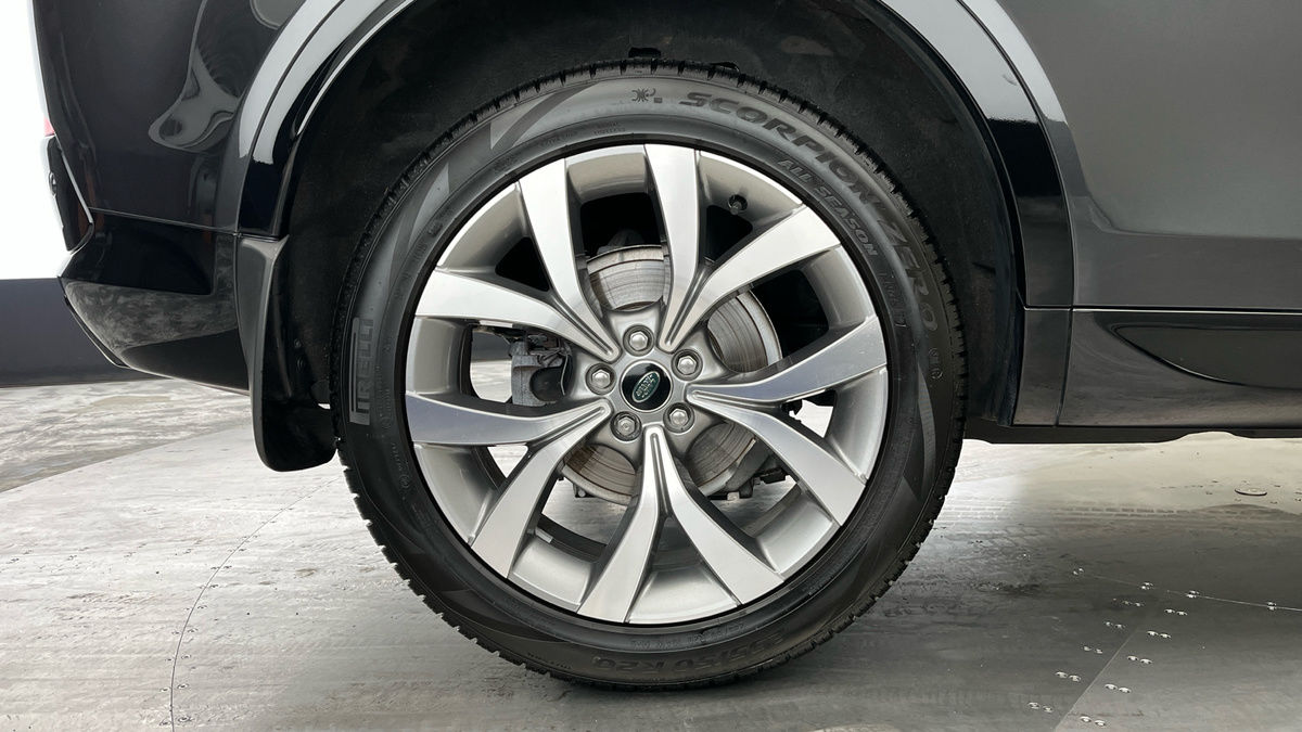Land Rover Discovery Sport Image 10