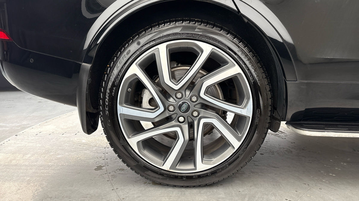 Land Rover Discovery Image 10