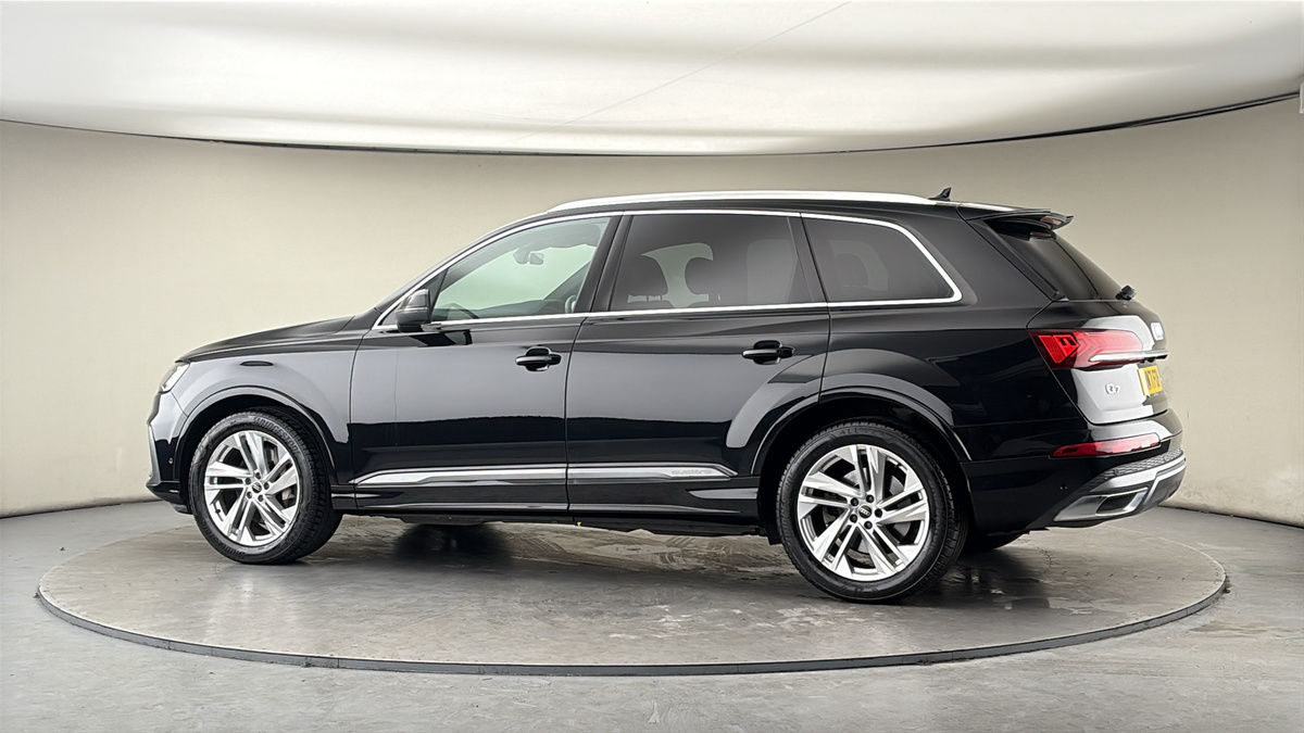 More views of Audi Q7