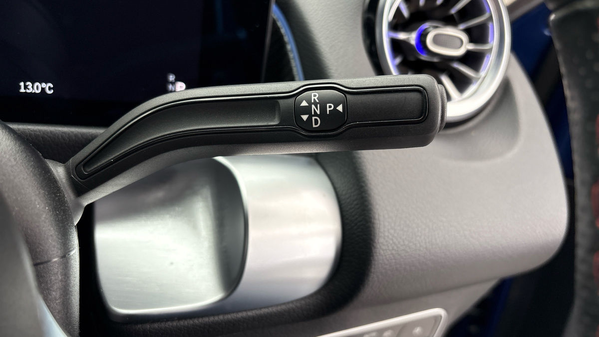 Mercedes-Benz GLB Image 6