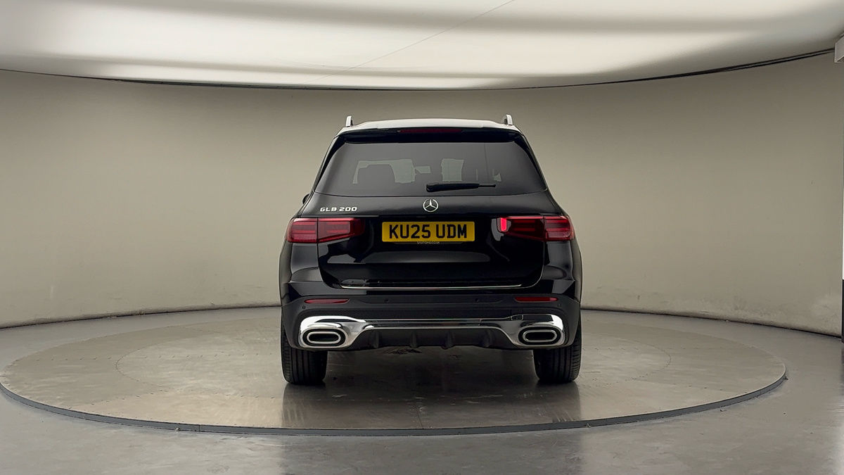 Mercedes-Benz GLB Image 4