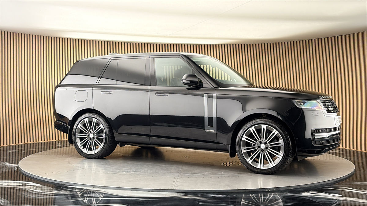 More views of Land Rover Range Rover