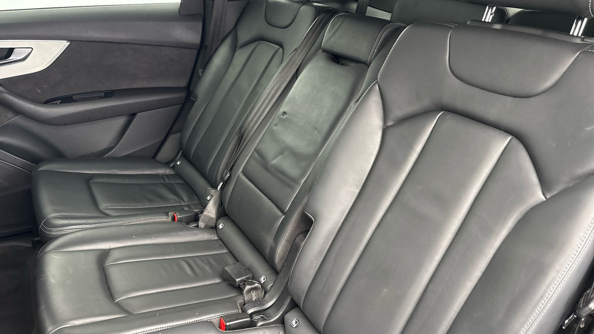 Audi Q7 Image 16