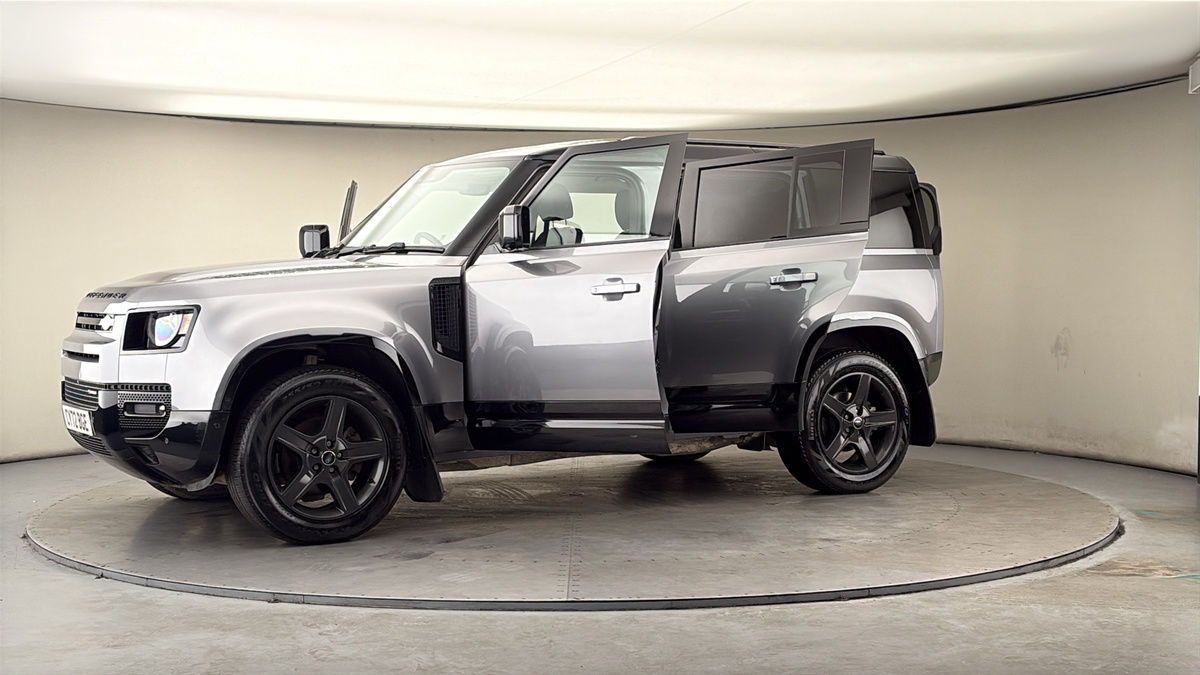 More views of Land Rover Defender 110