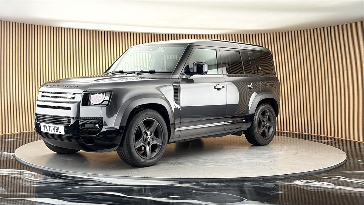 Land Rover Defender 110 Image 20