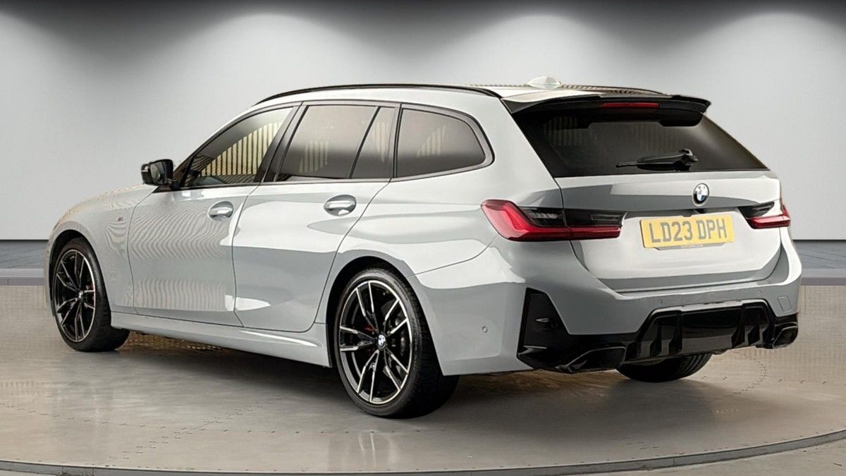 BMW 3 Series Image 2