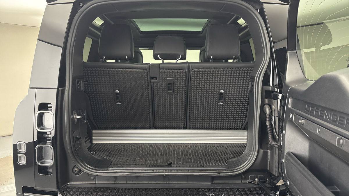 Land Rover Defender 90 Urban Image 11