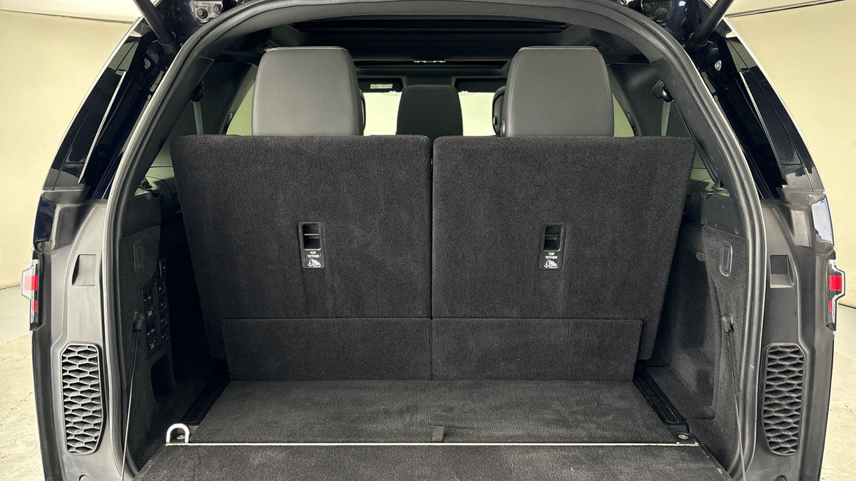 Land Rover Discovery Image 11