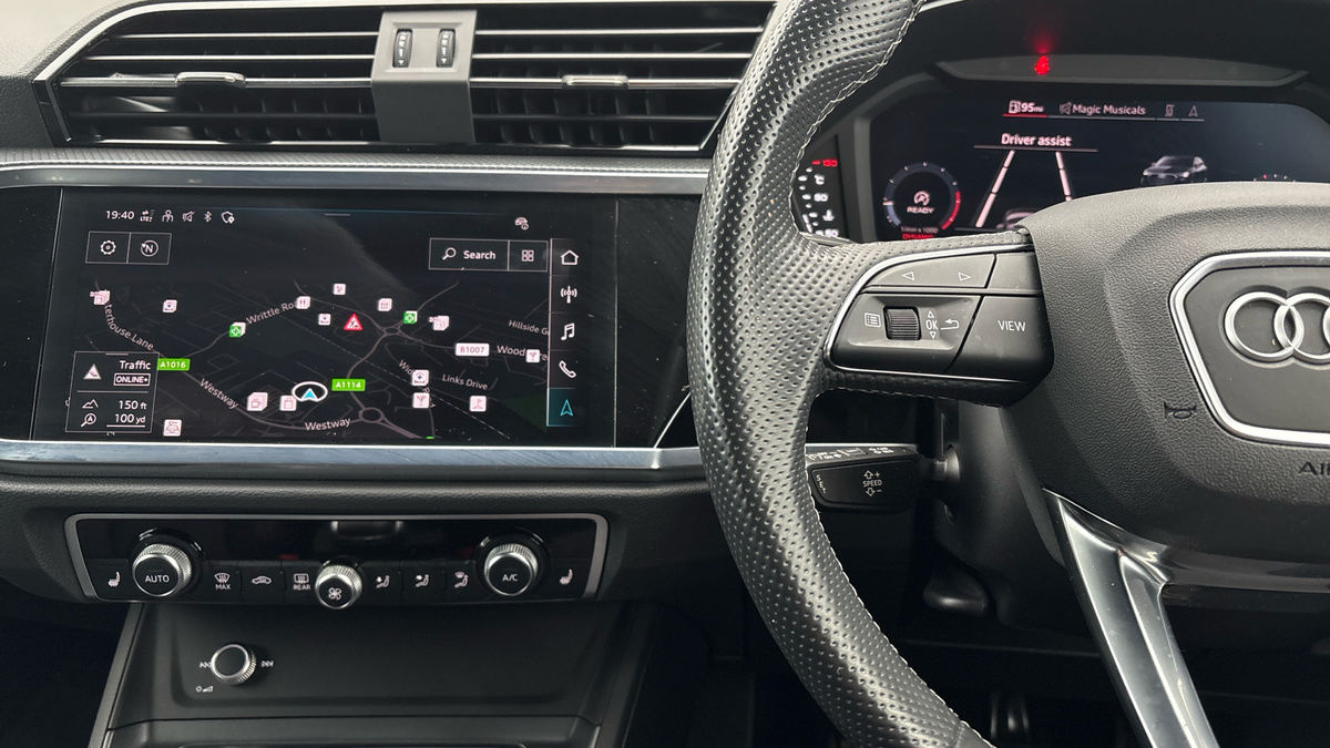 Audi Q3 Image 13