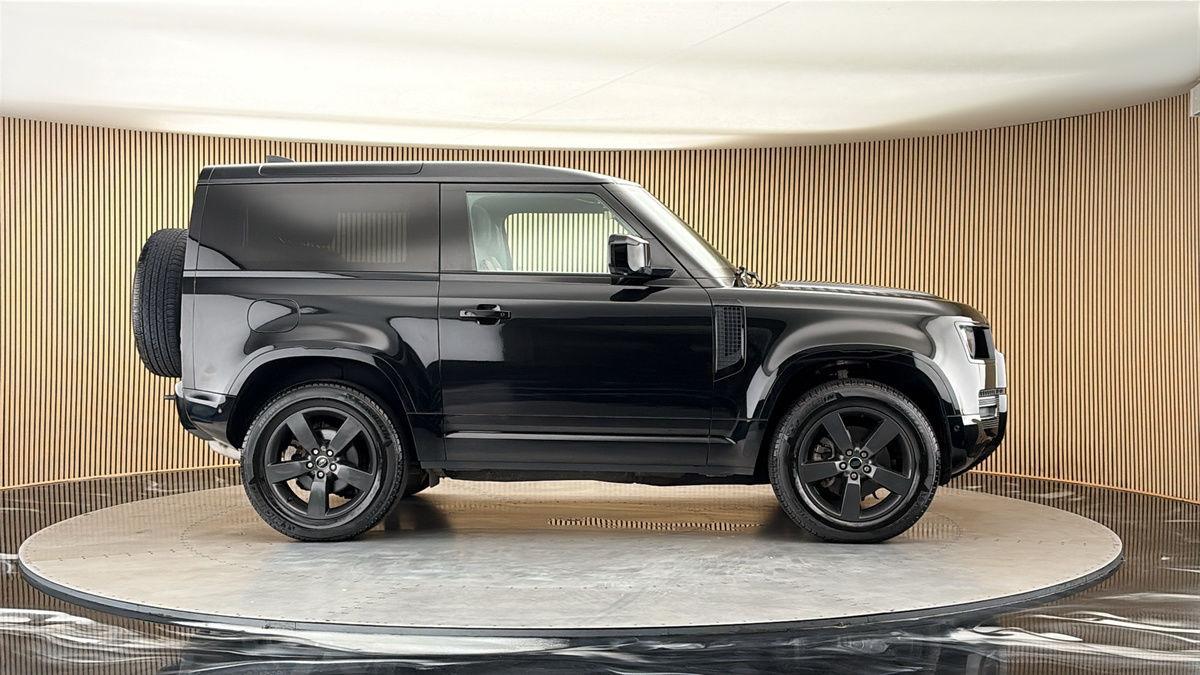 More views of Land Rover Defender 90